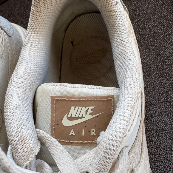 Nike Women's Air Max Sc White and Tan Sneakers
Size 8 - Picture 3 of 6